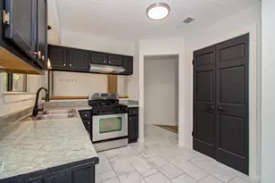 19 Tremont Woods Ct, The Woodlands, TX 77381 - Photo 16