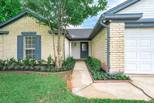 3411 E Heatherock Cir, Sugar Land, TX 77479 - Photo 4