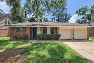7426 Navasota St, Houston, TX 77016 - Photo 2