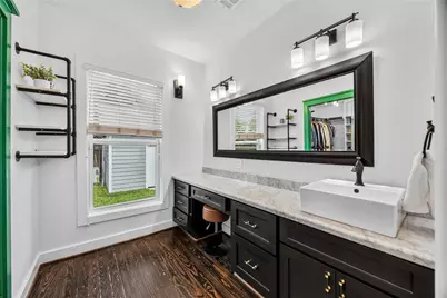 711 Walton Street, Houston, TX 77009 - Photo 8