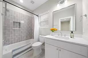 8322 Curry Rd, Houston, TX 77093 - Photo 14