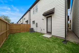 8322 Curry Rd, Houston, TX 77093 - Photo 30