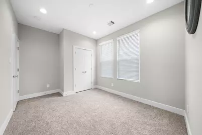 8322 Curry Road, Houston, TX 77093 - Photo 12