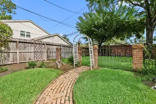 14302 Apple Tree Rd, Houston, TX 77079 - Photo 36