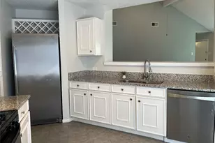 2703 Hot Springs Dr, Pearland, TX 77584 - Photo 10