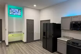 8417 Los Robles Ave, Alvin, TX 77511 - Photo 28