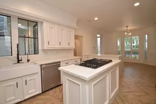 9655 Longmont Dr, Houston, TX 77063 - Photo 14