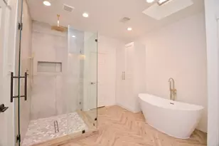 9655 Longmont Dr, Houston, TX 77063 - Photo 20