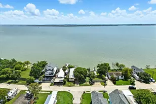 2938 Bay Oaks Harbor Dr, Baytown, TX 77523 - Photo 1