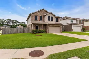 9903 Wood Wind Ct, Baytown, TX 77521 - Photo 1