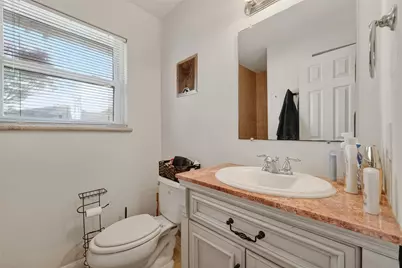 5611 W Airport Boulevard, Houston, TX 77035 - Photo 14