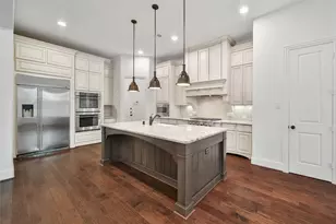 19 Brittany Rose Pl, The Woodlands, TX 77375 - Photo 6