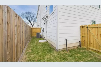 2428 Freeman Street, Houston, TX 77009 - Photo 10