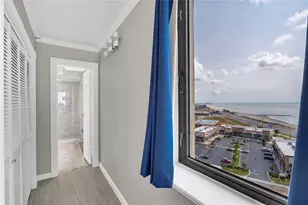5220 Seawall Blvd, Galveston, TX 77551 - Photo 16
