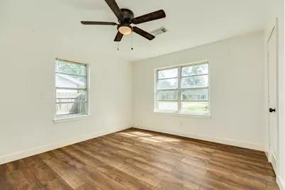 303 Yaupon Street, Sweeny, TX 77480 - Photo 16