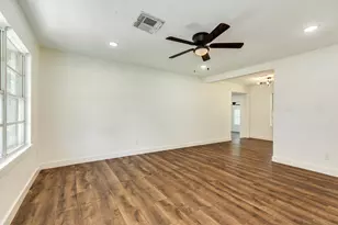 303 Yaupon St, Sweeny, TX 77480 - Photo 2