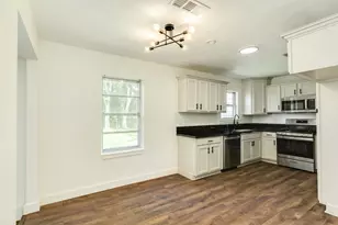 303 Yaupon St, Sweeny, TX 77480 - Photo 12