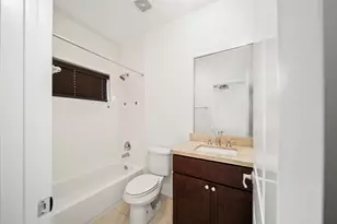 22 Hermann Park Ct, Houston, TX 77021 - Photo 4