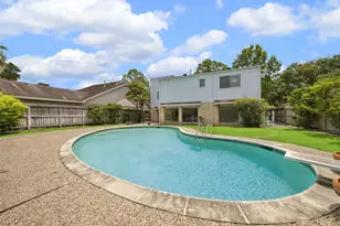 10314 Olympia Dr, Houston, TX 77042 - Photo 18