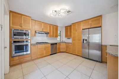 10314 Olympia Drive, Houston, TX 77042 - Photo 6