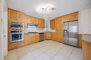 10314 Olympia Dr, Houston, TX 77042 - Photo 6