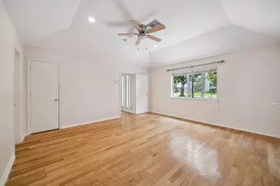 10314 Olympia Drive, Houston, TX 77042 - Photo 8