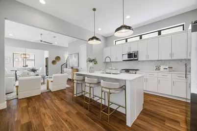 114 E 33rd Street #B, Houston, TX 77018 - Photo 2