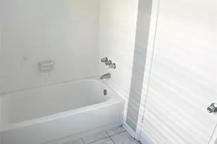 9809 Richmond Ave, Houston, TX 77042 - Photo 24