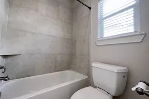 2612 Edgefield Lakes Dr, Houston, TX 77054 - Photo 6