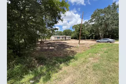 825 N Martin Luther King Drive N, Ames, TX 77575 - Photo 2