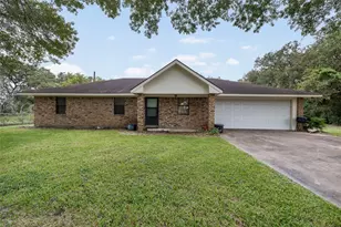 1081 Shirley Oaks St, Columbus, TX 78934 - Photo 1