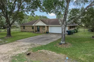 1081 Shirley Oaks St, Columbus, TX 78934 - Photo 32
