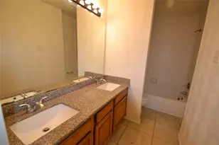 12410 Meadow Briar Dr, Stafford, TX 77477 - Photo 18