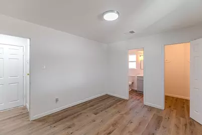 9214 Woodland Oaks Drive, Houston, TX 77040 - Photo 18