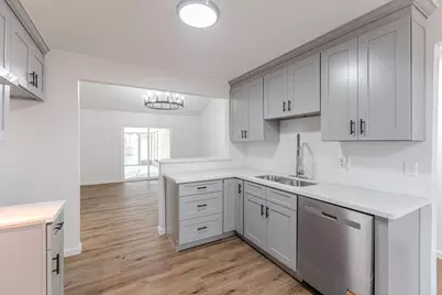 9214 Woodland Oaks Drive, Houston, TX 77040 - Photo 10