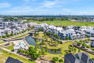 8728 Park Kolbe Ln, Houston, TX 77080 - Photo 2