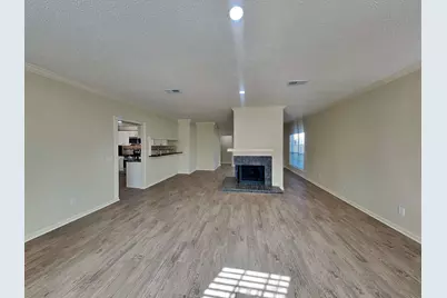 110 S Village Knoll Circle, The Woodlands, TX 77381 - Photo 2