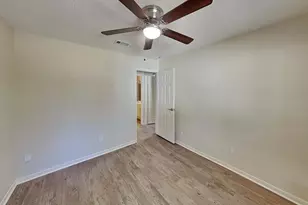 110 S Village Knoll Cir, Spring, TX 77381 - Photo 14