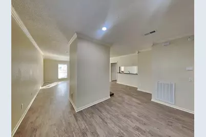 110 S Village Knoll Circle, The Woodlands, TX 77381 - Photo 4