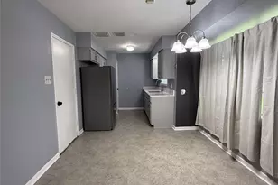 10519 Kirkglen Dr, Houston, TX 77089 - Photo 8