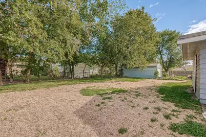 5619 Willow Glen Drive, Houston, TX 77033 - Photo 16