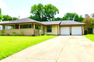 6923 Edgemoor Dr, Houston, TX 77074 - Photo 2