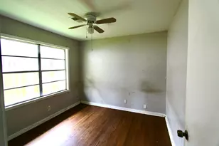 6923 Edgemoor Dr, Houston, TX 77074 - Photo 8