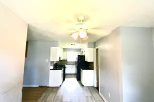 6923 Edgemoor Dr, Houston, TX 77074 - Photo 6