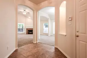 22 Hobbit Glen Dr, Conroe, TX 77384 - Photo 2