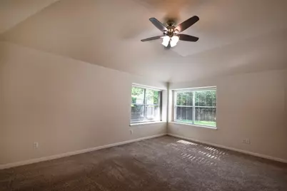 22 Hobbit Glen Drive, Conroe, TX 77384 - Photo 12