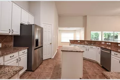 22 Hobbit Glen Drive, Conroe, TX 77384 - Photo 10