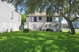 1117 37th St, Galveston, TX 77550 - Photo 2