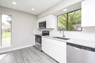 2802 Ashford Oak Dr, Houston, TX 77082 - Photo 16