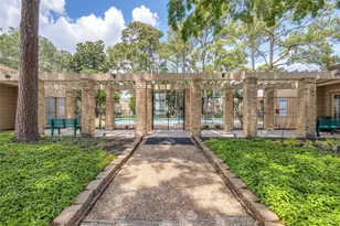 800 Country Pl Dr, Houston, TX 77079 - Photo 18